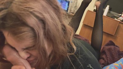 Hrdlo čurák, roztrhané punčocháče a roztrhané podpatky pěkné setkání